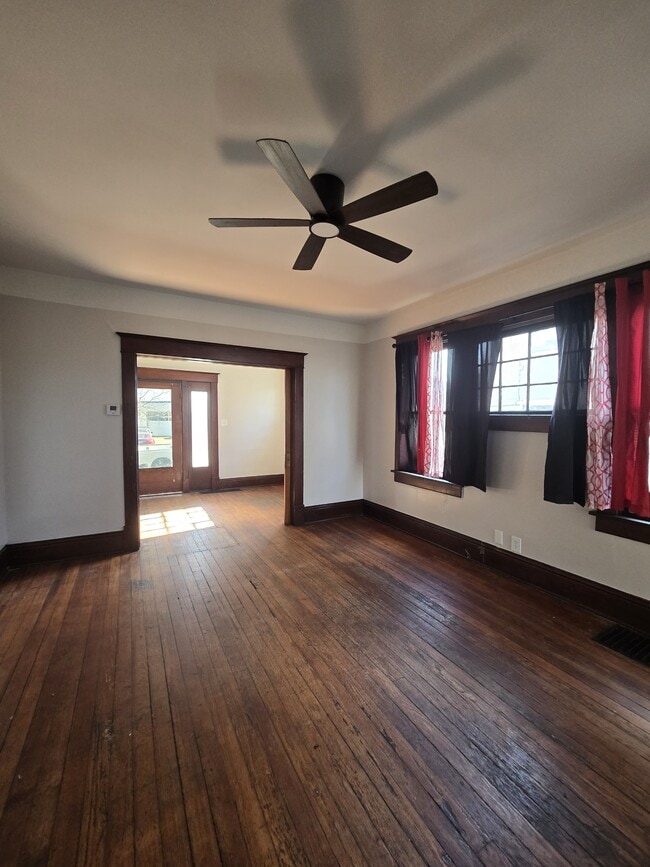 Building Photo - 305 N Pennsylvania Ave