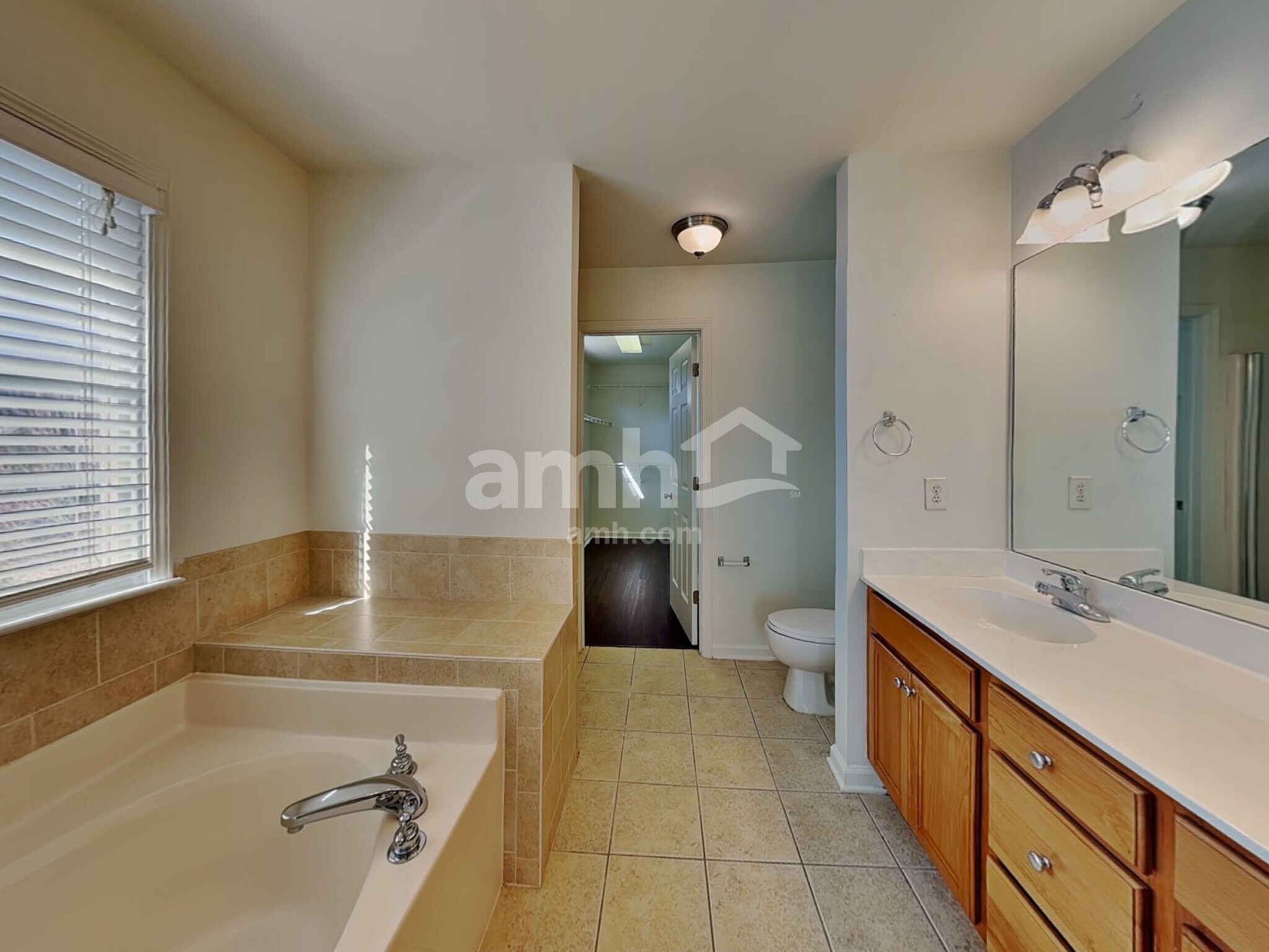 Building Photo - 905 Alba Rose Ln