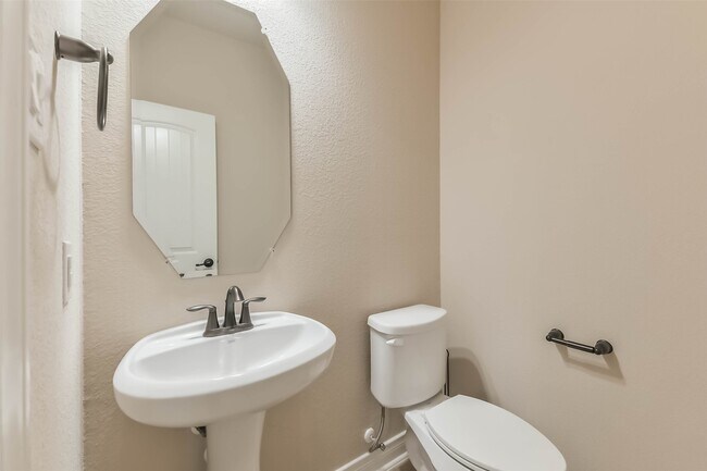 Building Photo - 4511 Sanctuary Halls Dr