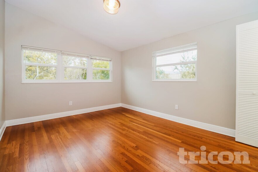 Building Photo - 1230 Kapok Kove Cir