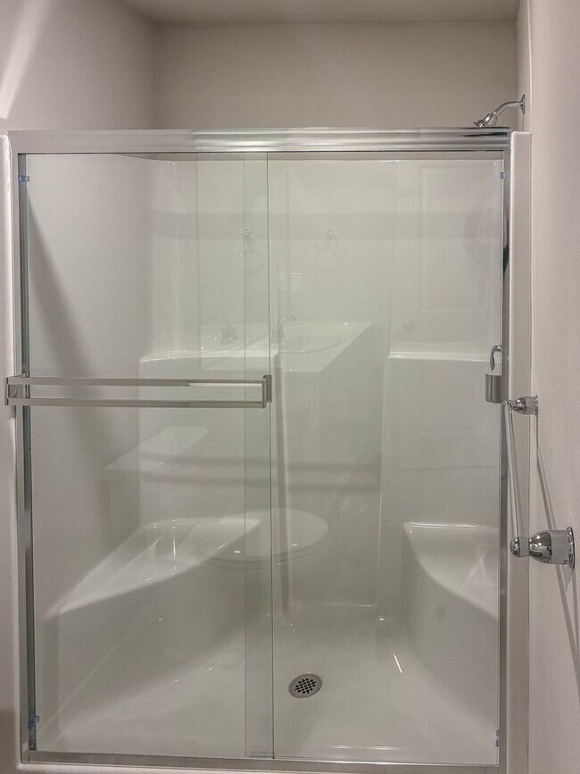 Building Photo - New Townhome 3 Bedroom Available now in Smith Creek Neighborhood