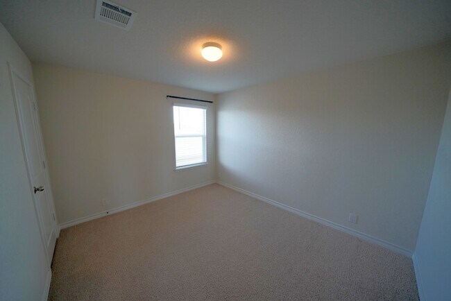 Building Photo - Like New Home in Red River Ranch (Cibolo) - Realtor Commission: $500