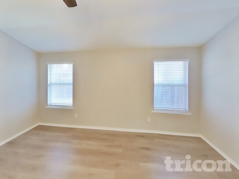 Building Photo - 7210 Compass Point Dr