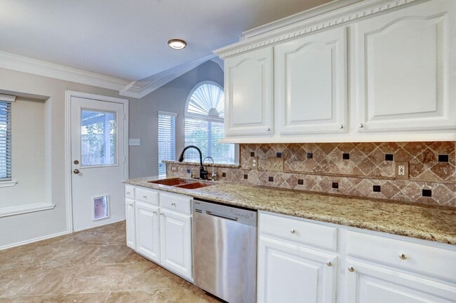 Building Photo - 3806 Flatwood Dr