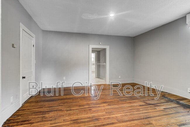 Building Photo - 1639 Southern Ave