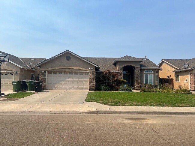 Primary Photo - 1345 Florence