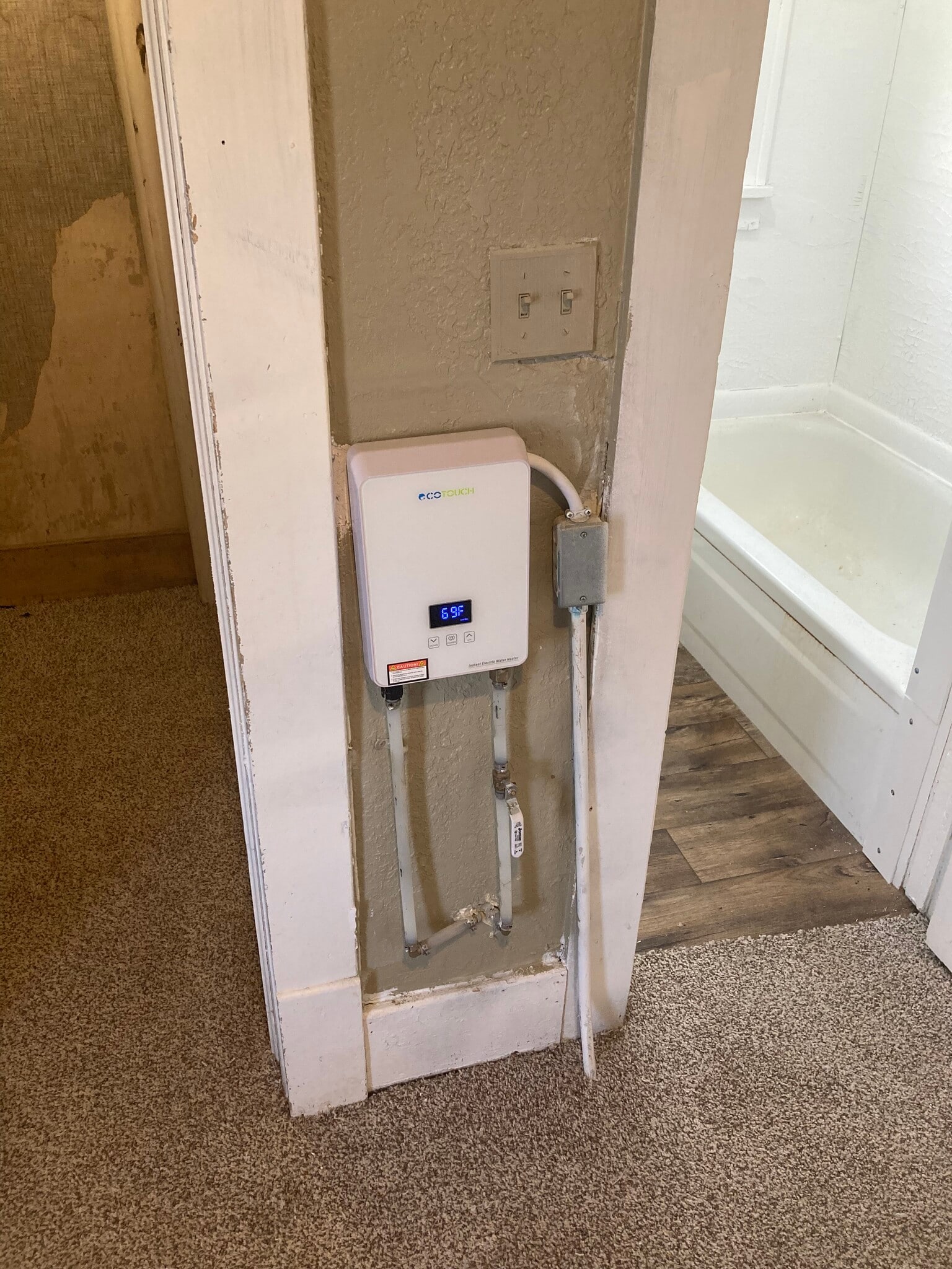 Tankless Electric Hot Water Tank - 1031 N Jefferson St
