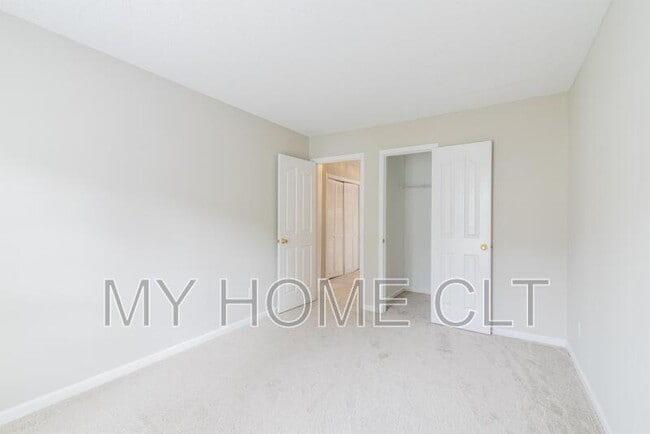 Building Photo - 12025 Brownestone View Dr