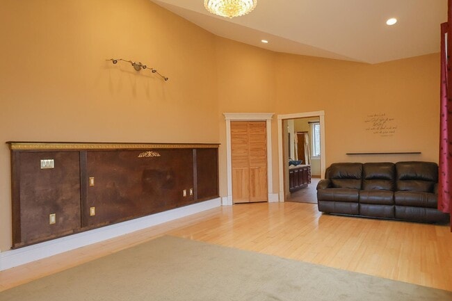 Building Photo - 67 Anderson Pond Rd