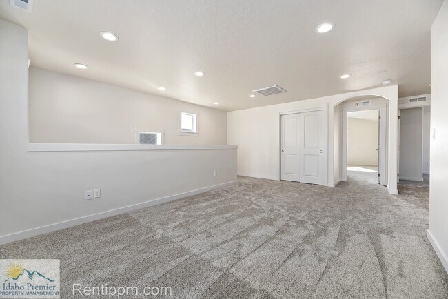 Building Photo - 10469 W Royal Fern Ct