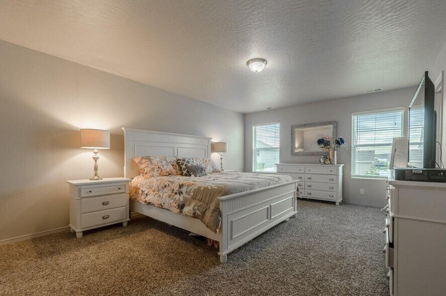Building Photo - 4580 W Magrath Dr