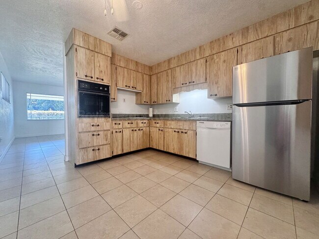 Building Photo - 408 New York Ave