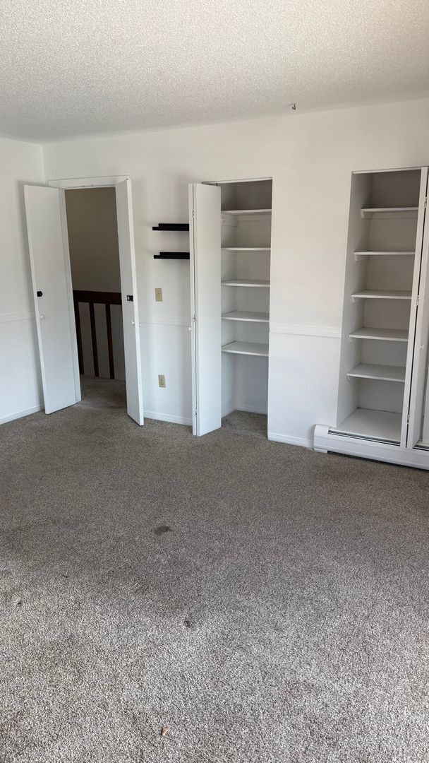 Building Photo - 3 Bed 2 1/4 Bath Townhome