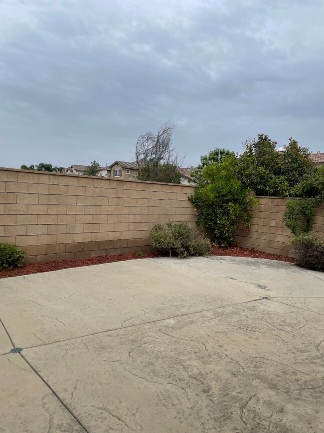 Building Photo - 45898 Gold Mine Dr