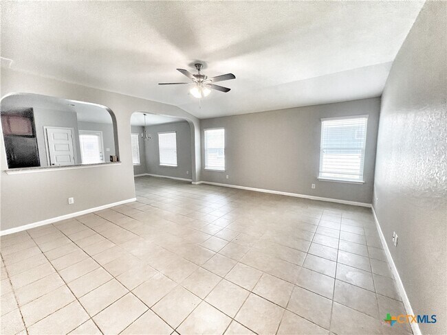 Building Photo - 761 Wolfeton Way