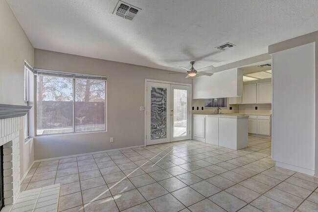 Building Photo - 356 Amalfi St