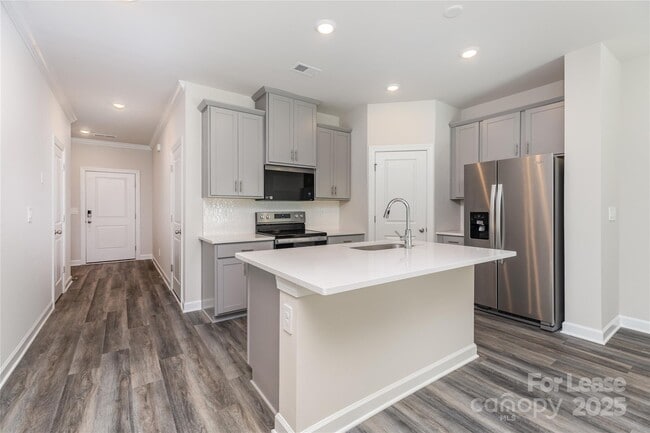 Building Photo - 4135 Smt Wds Dr
