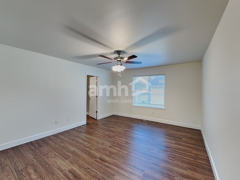 Building Photo - 10309 21st Pl SE