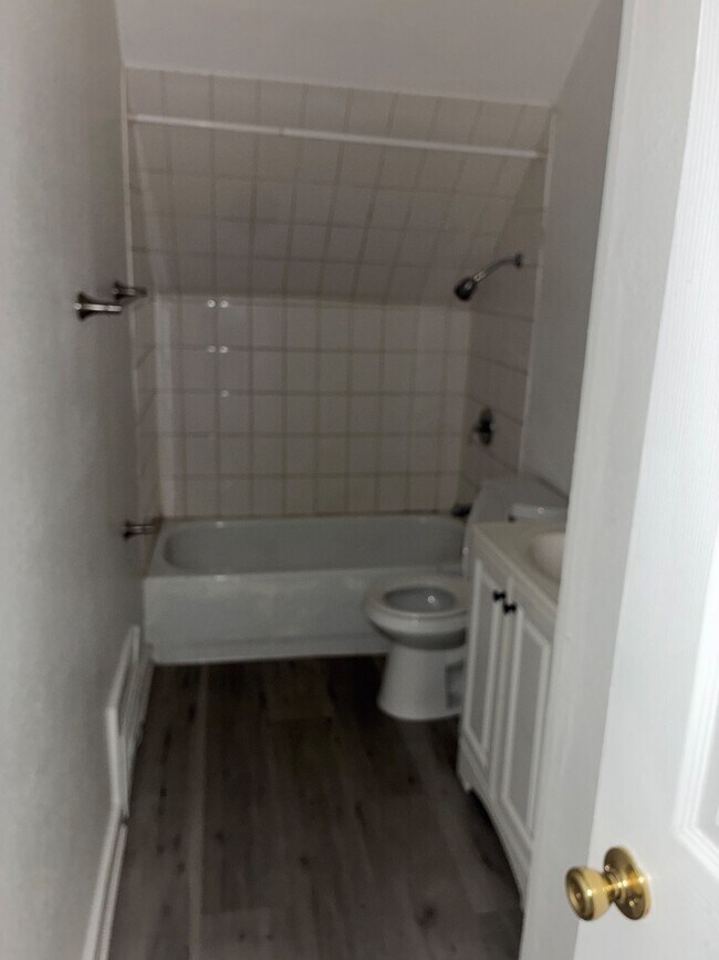 Building Photo - 2166 S 6th St