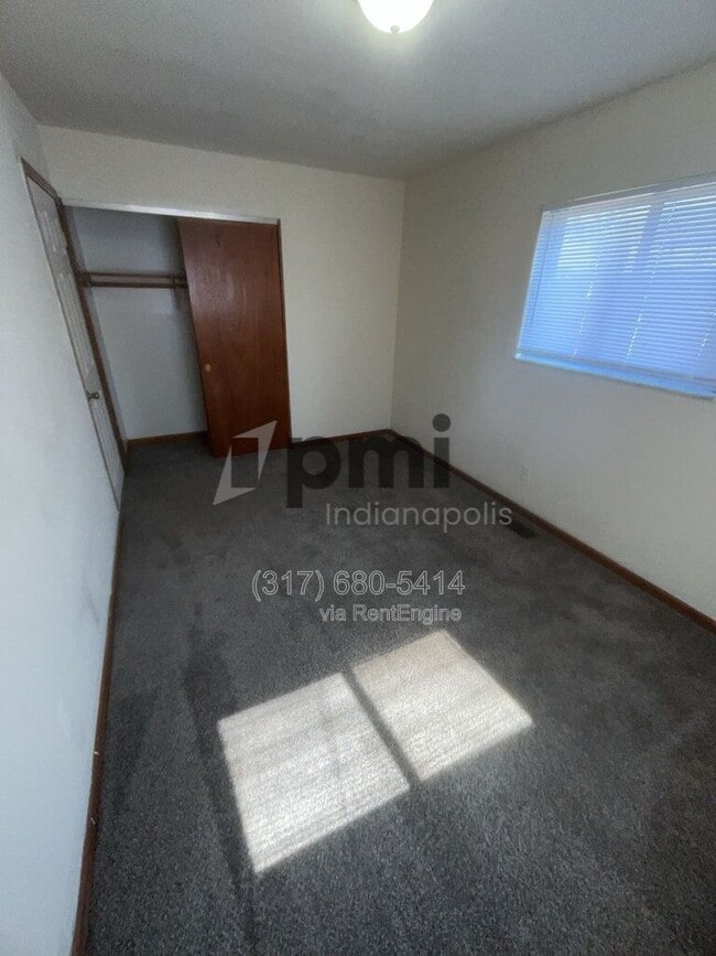 Building Photo - 116 E 19th St