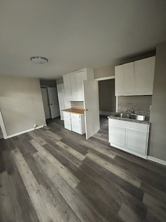 Building Photo - 1532 South 13th Street