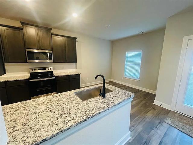 Building Photo - 312 Lone Wolf Trl