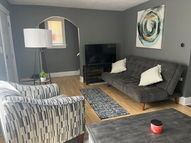 Building Photo - 207 New York St