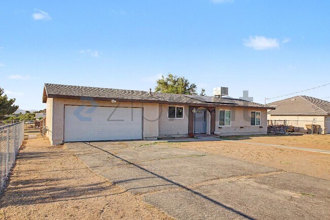Building Photo - 18154 Hackberry St