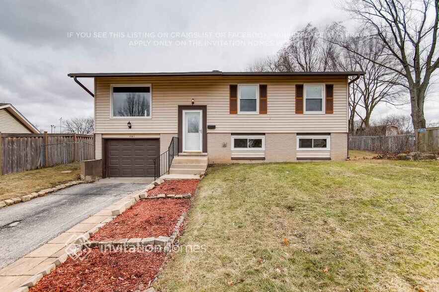 Primary Photo - 1381 Alberta Ct