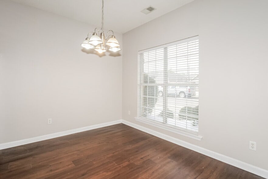 Building Photo - 1506 Lawson Dr