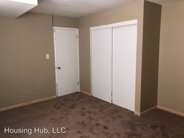 Building Photo - 594 Lawson Ave W