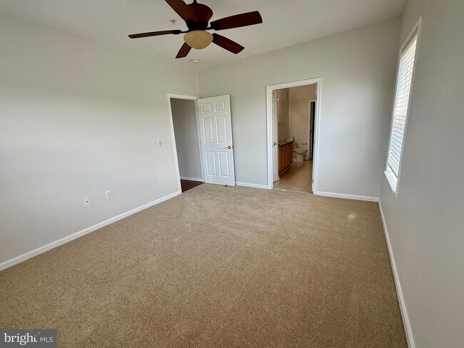 Building Photo - 13216 Fox Bow Dr