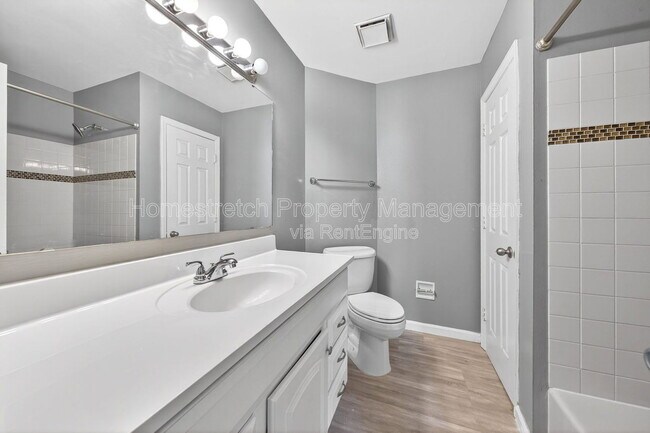 Building Photo - 322 N Boyle Ave