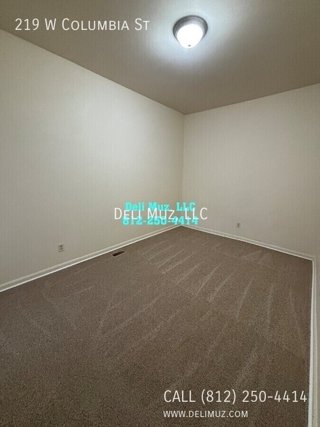 Building Photo - 219 W Columbia St