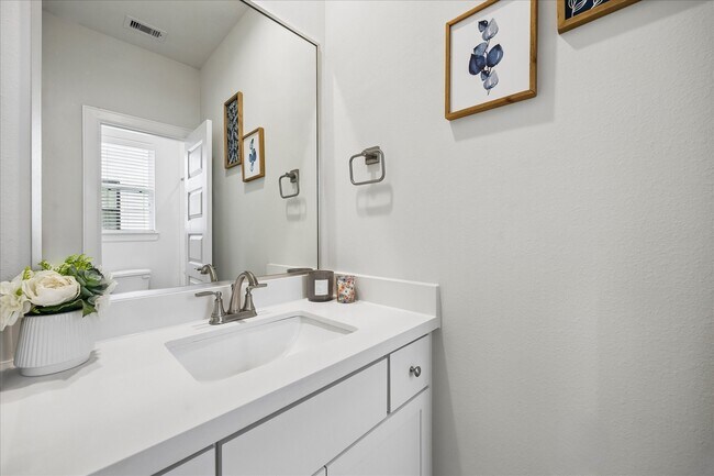 Building Photo - 2804 Grand Fountains Dr