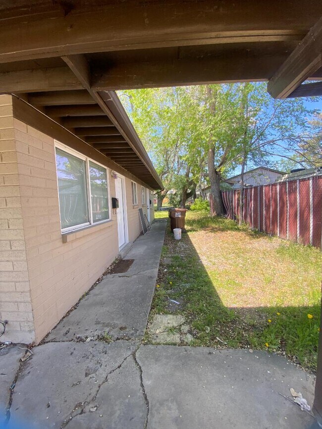 Building Photo - 622 S 1000 W