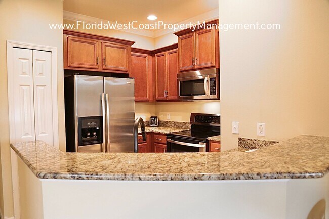 Building Photo - MOVE IN READY! OUTSTANDING UNFURNISHED CONDO IN STONEHAVEN SARASOTA!