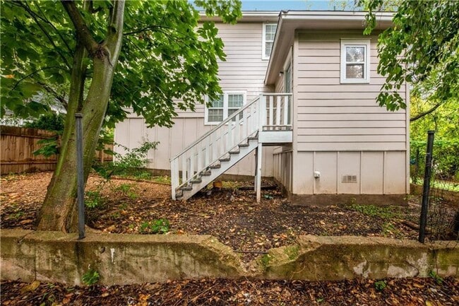 Building Photo - 2809 E 22nd St