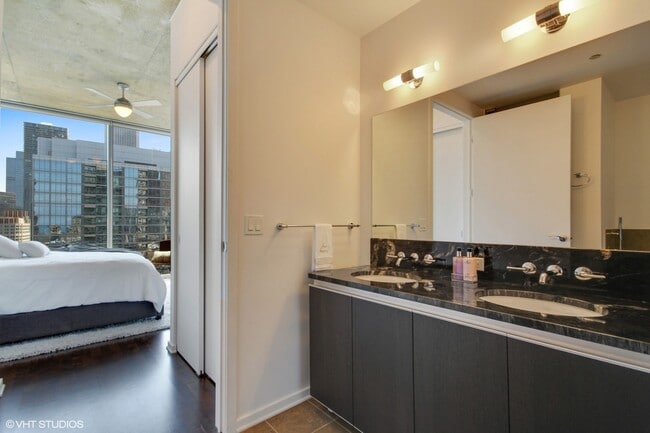 Building Photo - 600 N Fairbanks Ct