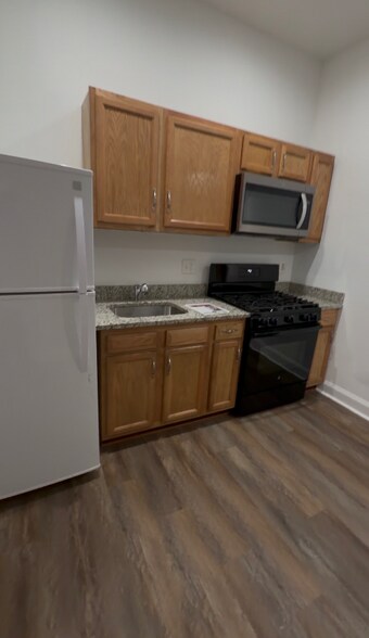 Building Photo - 1005 Edmondson Ave