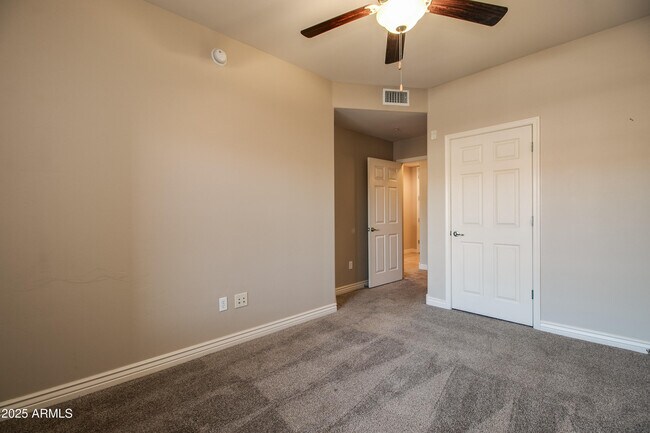 Building Photo - 5350 E Deer Valley Dr