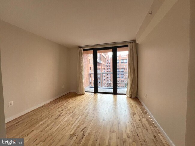 Building Photo - 616 E Street NW Unit 902