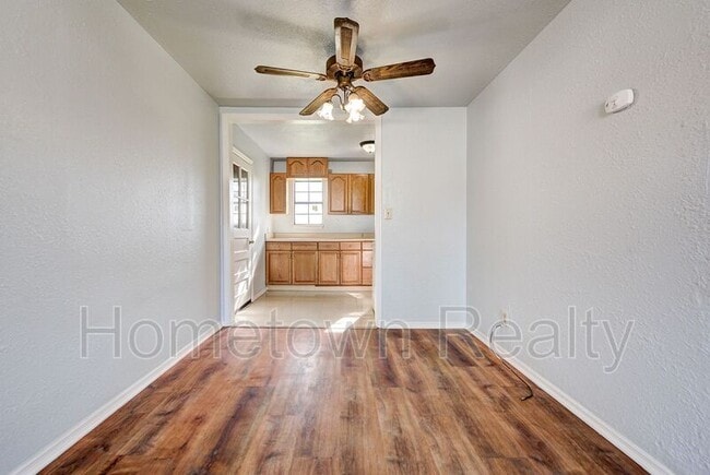 Building Photo - 412 Monroney Dr