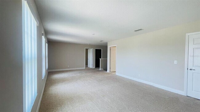Building Photo - 1033 Vinsetta Cir