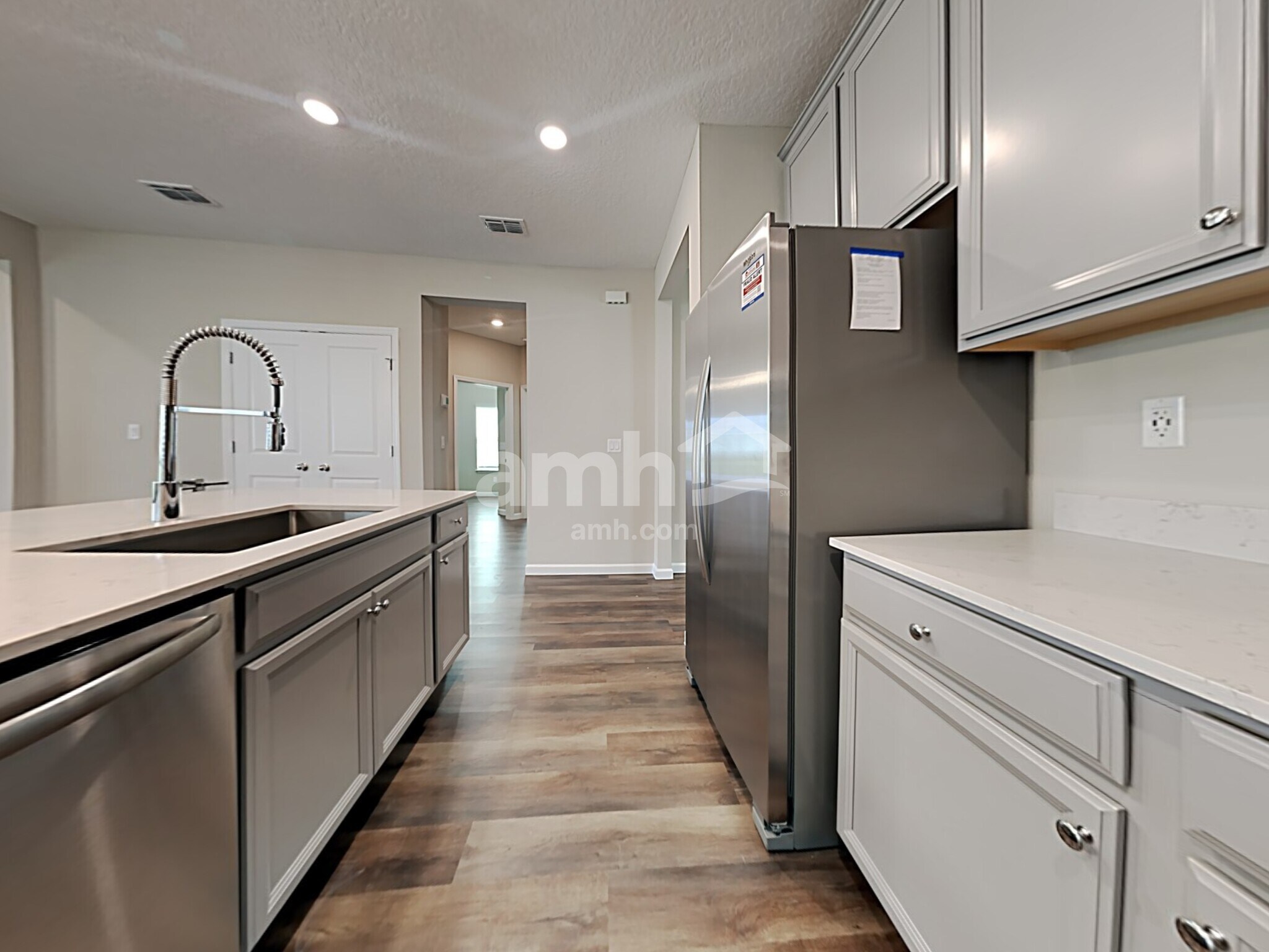 Building Photo - 163 Spruce Point