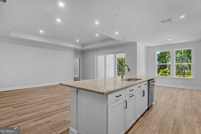 Building Photo - 267 Dendron Dr