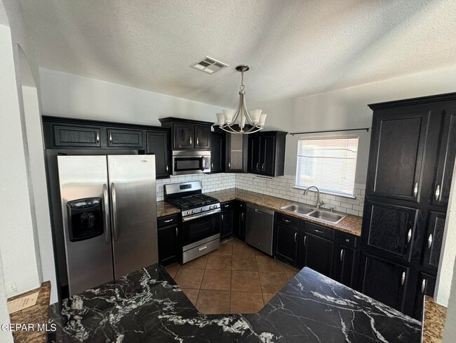 Building Photo - 5020 Gold Ranch Ave