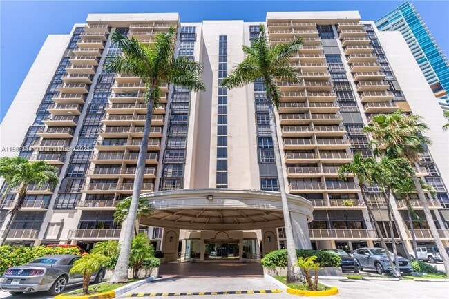 Primary Photo - 1450 Brickell Bay Dr