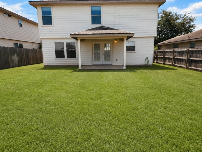 Building Photo - 3 Bedroom/2.5 Bath Springwood Subdivision