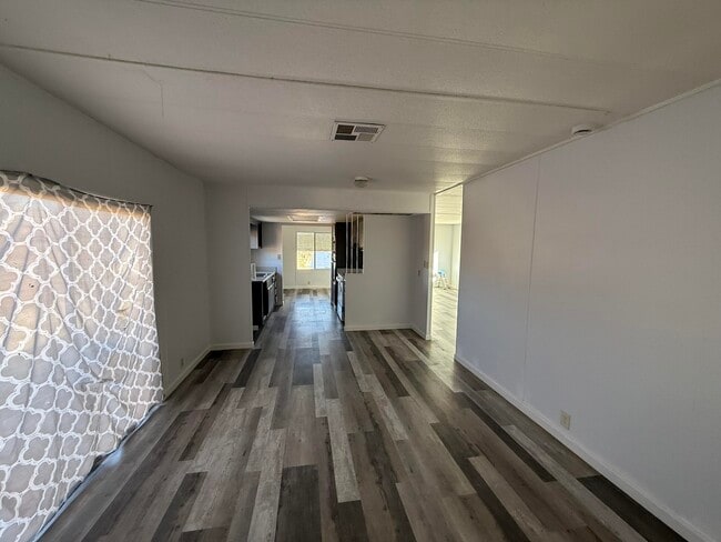 Building Photo - 64180 Thomas Ave